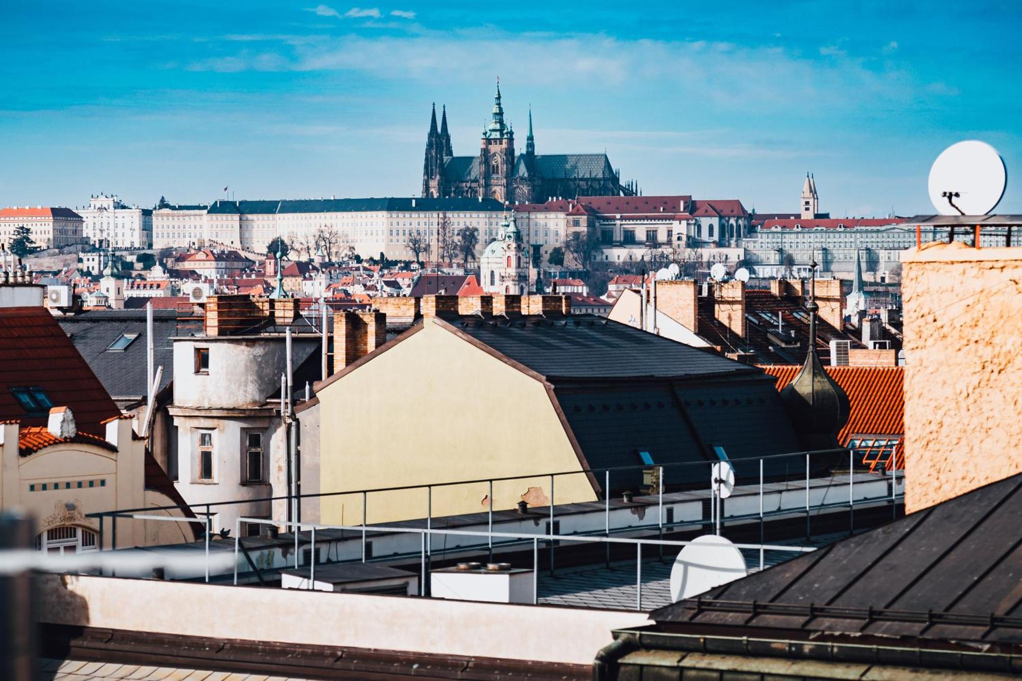 Two-Level Apart With A Terrace Near The Vltava River Praga Esterno foto