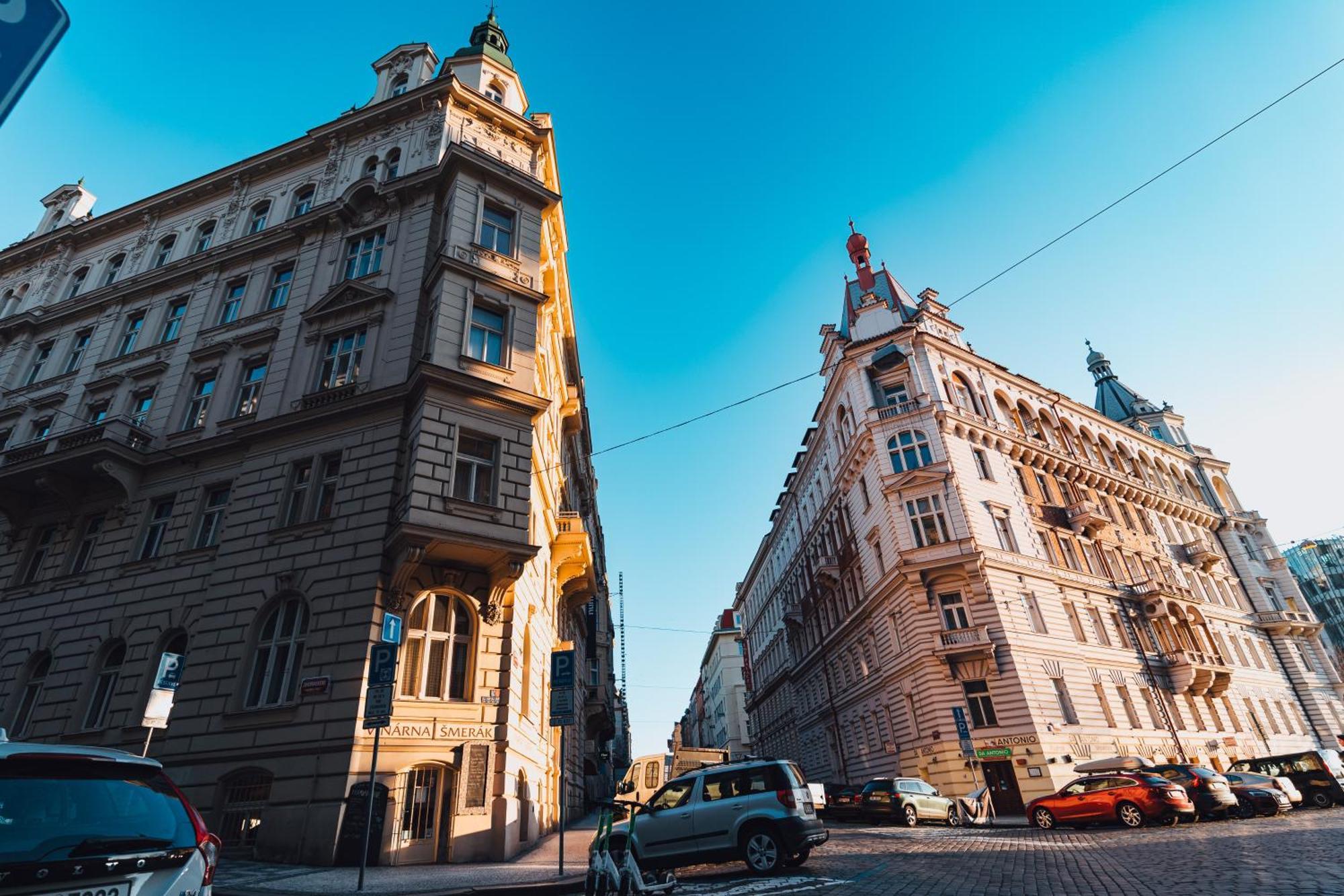 Two-Level Apart With A Terrace Near The Vltava River Praga Esterno foto